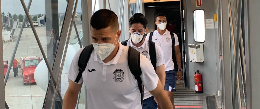 Jugadores del CF Fuenlabrada en la expedición del equipo madrileño a A Coruña, para jugar contra el Deportivo Jugadores del CF Fuenlabrada en la expedición del equipo madrileño a A Coruña, para jugar contra el Deportivo