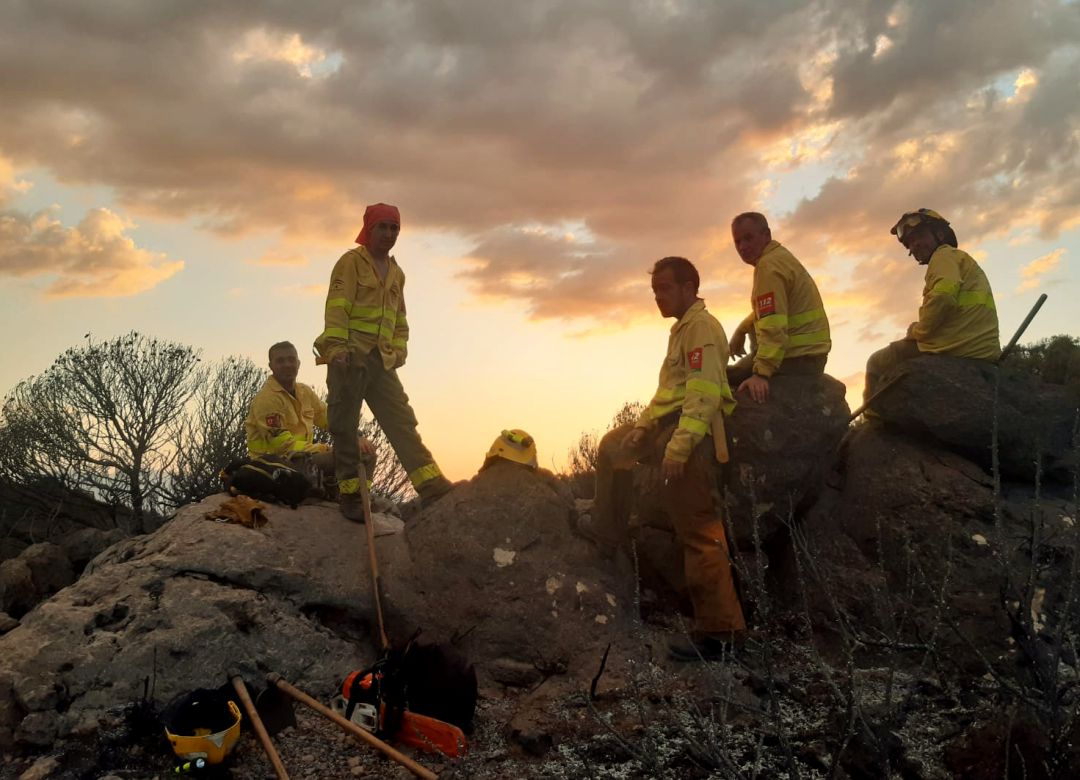 Miembros del Plan Infoca que han colaborado en la extinción del incendio de Quesada. Miembros del Plan Infoca que han colaborado en la extinción del incendio de Quesada.