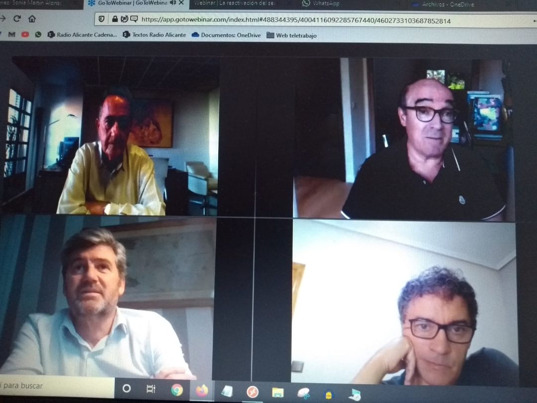 De izquierda a derecha y de arriba a abajo, Juan Riera, presidente de la Cámara de Comercio, Toni Mayor, de HOSBEC, José María Martín, del Banco Sabadell, y el secretario autonómico de Turisme, Francesc Colomer, durante la webinar ofrecida hoy por la Cámara de Comercio. De izquierda a derecha y de arriba a abajo, Juan Riera, presidente de la Cámara de Comercio, Toni Mayor, de HOSBEC, José María Martín, del Banco Sabadell, y el secretario autonómico de Turisme, Francesc Colomer, durante la webinar ofrecida hoy por la Cámara de Comercio.