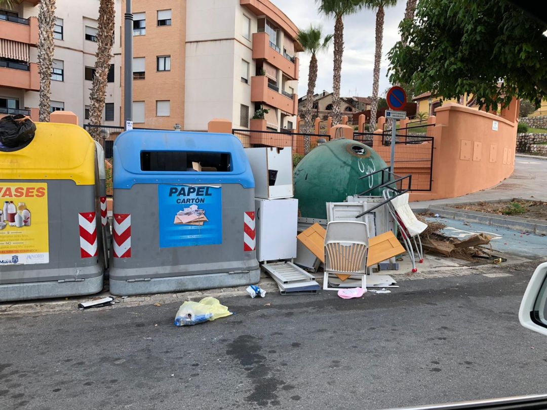 Enseres en la vía pública de Motril Enseres en la vía pública de Motril