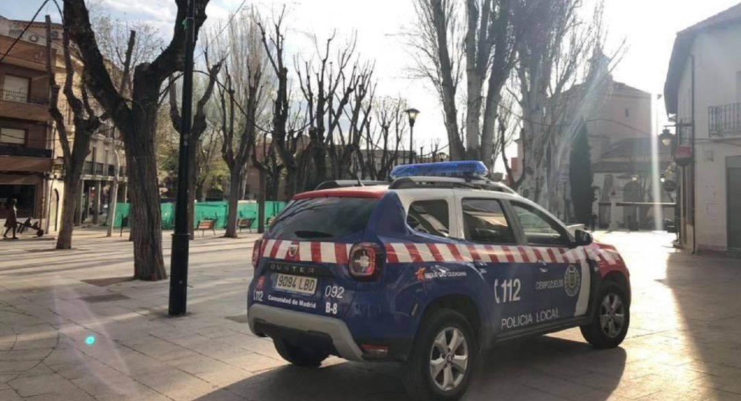 El brote se produjo en ámbito sociale, con siete casos y 27 contactos en seguimiento, y se ha detectado en las localidades de San Agustín de Guadalix y Ciempozuelos, en sendas fiestas de amigos. El brote se produjo en ámbito sociale, con siete casos y 27 contactos en seguimiento, y se ha detectado en las localidades de San Agustín de Guadalix y Ciempozuelos, en sendas fiestas de amigos.