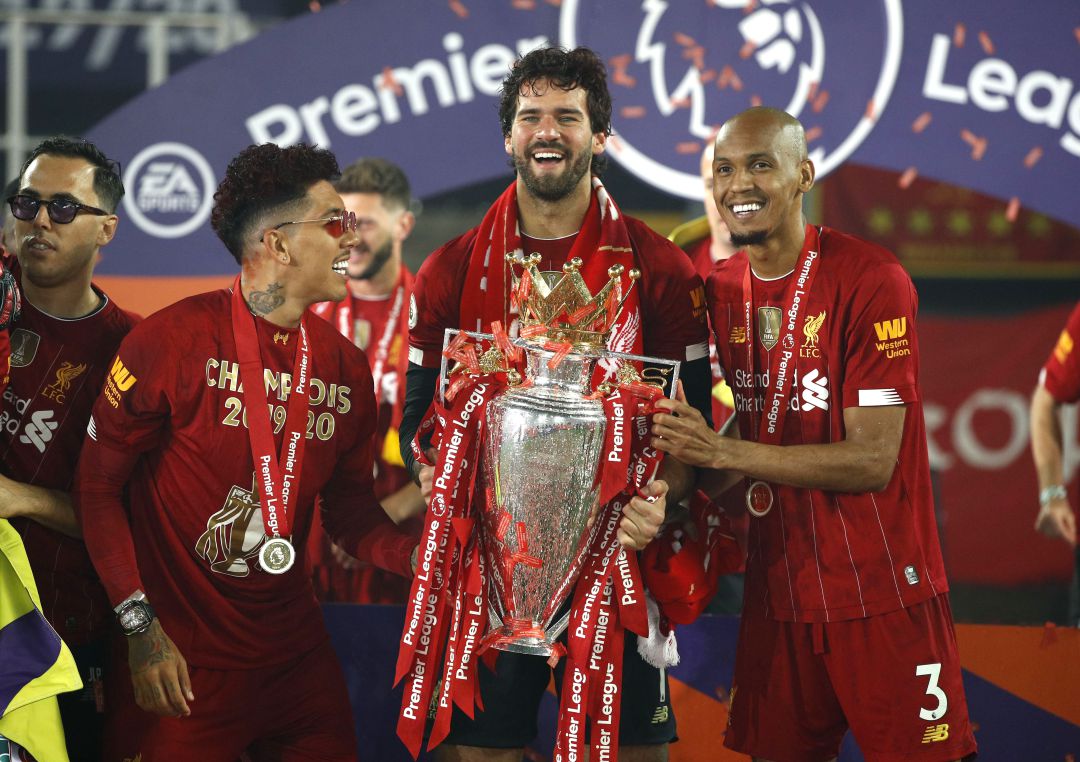 Fabinho celebra la Premier con sus compañeros la noche de este jueves Fabinho celebra la Premier con sus compañeros la noche de este jueves