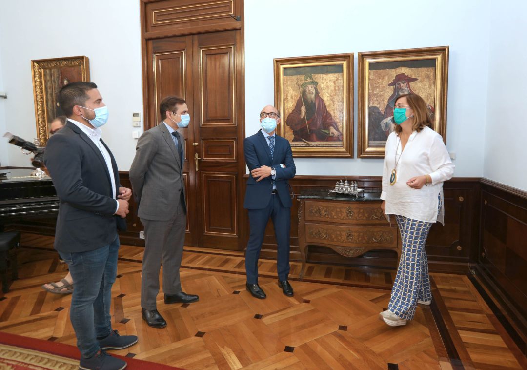 Imagen de la reunión mantenida en el Palacio provincial Imagen de la reunión mantenida en el Palacio provincial