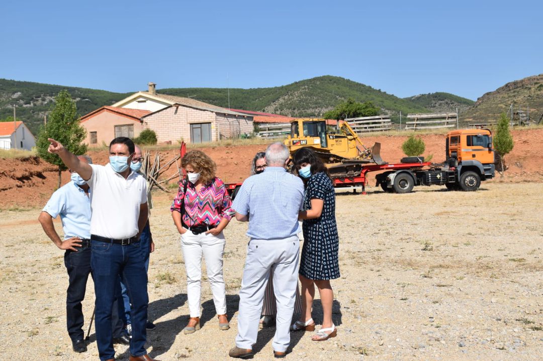 La parcela donde se levantará el futuro parque de bomberos de Cañete está en el paraje de Las Noguerillas La parcela donde se levantará el futuro parque de bomberos de Cañete está en el paraje de Las Noguerillas