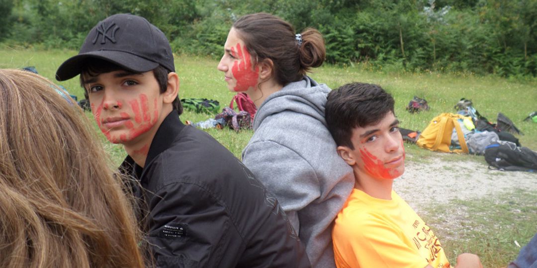 El campamento juvenil de Greenpeace se celebra en el mes de agosto en tres turnos. El campamento juvenil de Greenpeace se celebra en el mes de agosto en tres turnos.