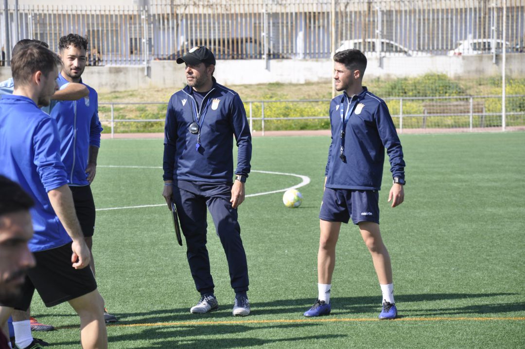 Juan Carlos Gómez y José Ortega se marchan al Vélez CF Juan Carlos Gómez y José Ortega se marchan al Vélez CF