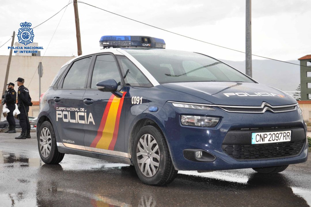 Vehículo de la Policía Nacional Vehículo de la Policía Nacional