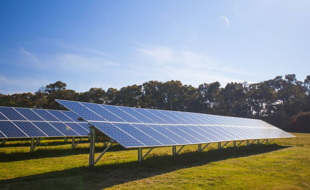 La energía solar ha trasformado socialmente muchos territorios. La energía solar ha trasformado socialmente muchos territorios.