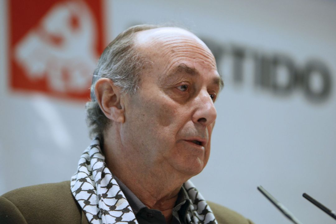 Fotografía de archivo de Paco Frutos, ex secretario general del Partido Comunista de España y ex coordinador general de Izquierda Unida, ha fallecido a los 80 años en Madrid a causa de un cáncer. Fotografía de archivo de Paco Frutos, ex secretario general del Partido Comunista de España y ex coordinador general de Izquierda Unida, ha fallecido a los 80 años en Madrid a causa de un cáncer.