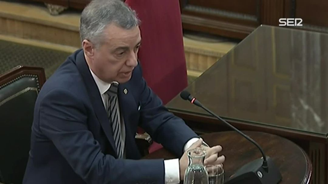 Urkullu, entre los cientos de testigos del procés Urkullu, entre los cientos de testigos del procés