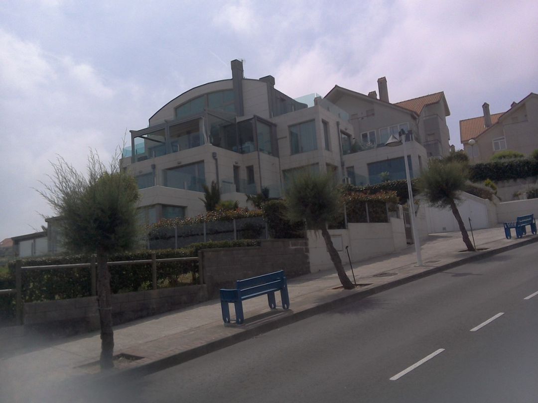 Calle Playa de Usil (Mogro) Calle Playa de Usil (Mogro)