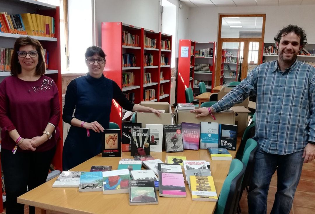 Entrega de libros en Mota del Cuervo Entrega de libros en Mota del Cuervo