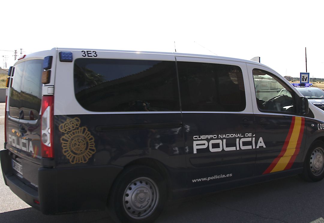 Vehículo de la Policía Nacional Vehículo de la Policía Nacional