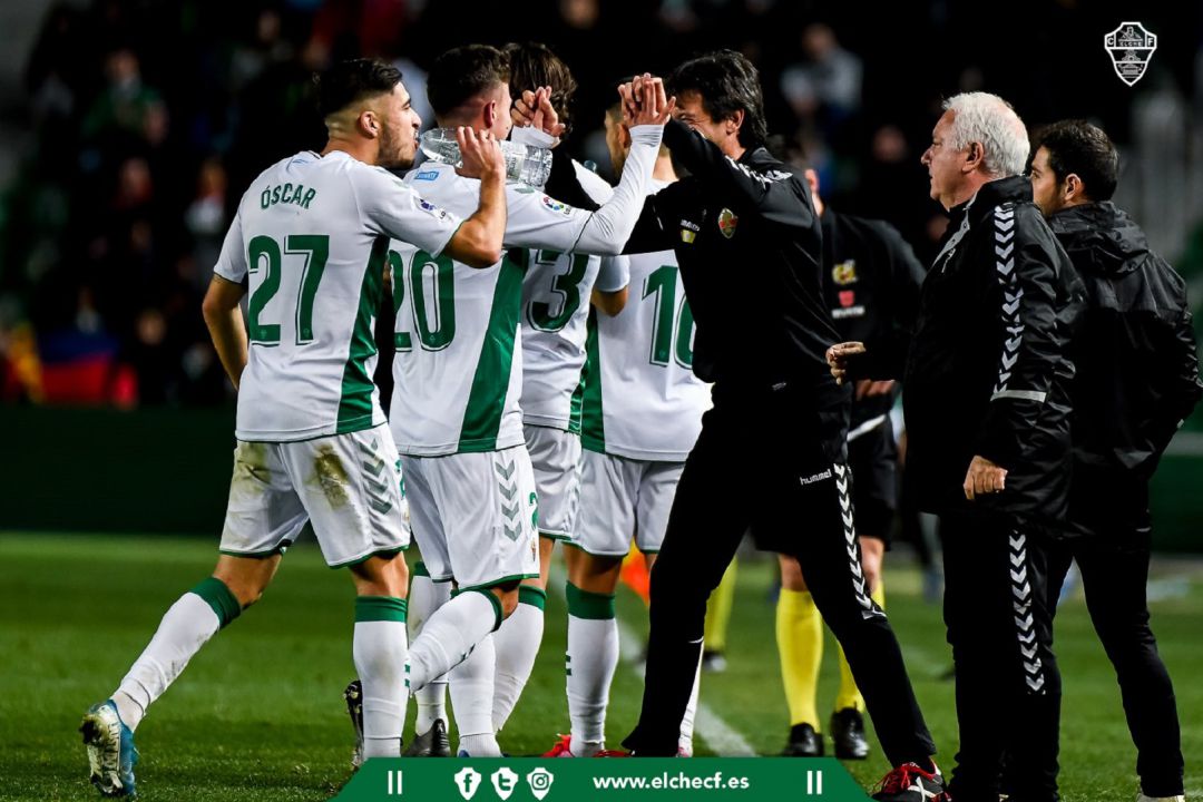 Los jugadores del Elche festejan un gol en el Martínez Valero Los jugadores del Elche festejan un gol en el Martínez Valero