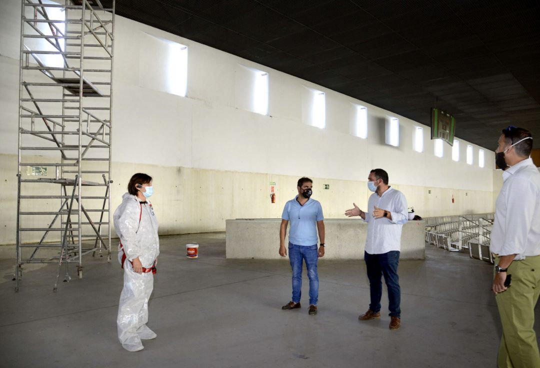 Jesús Alba supervisa las obras en el Palacio Jesús Alba supervisa las obras en el Palacio