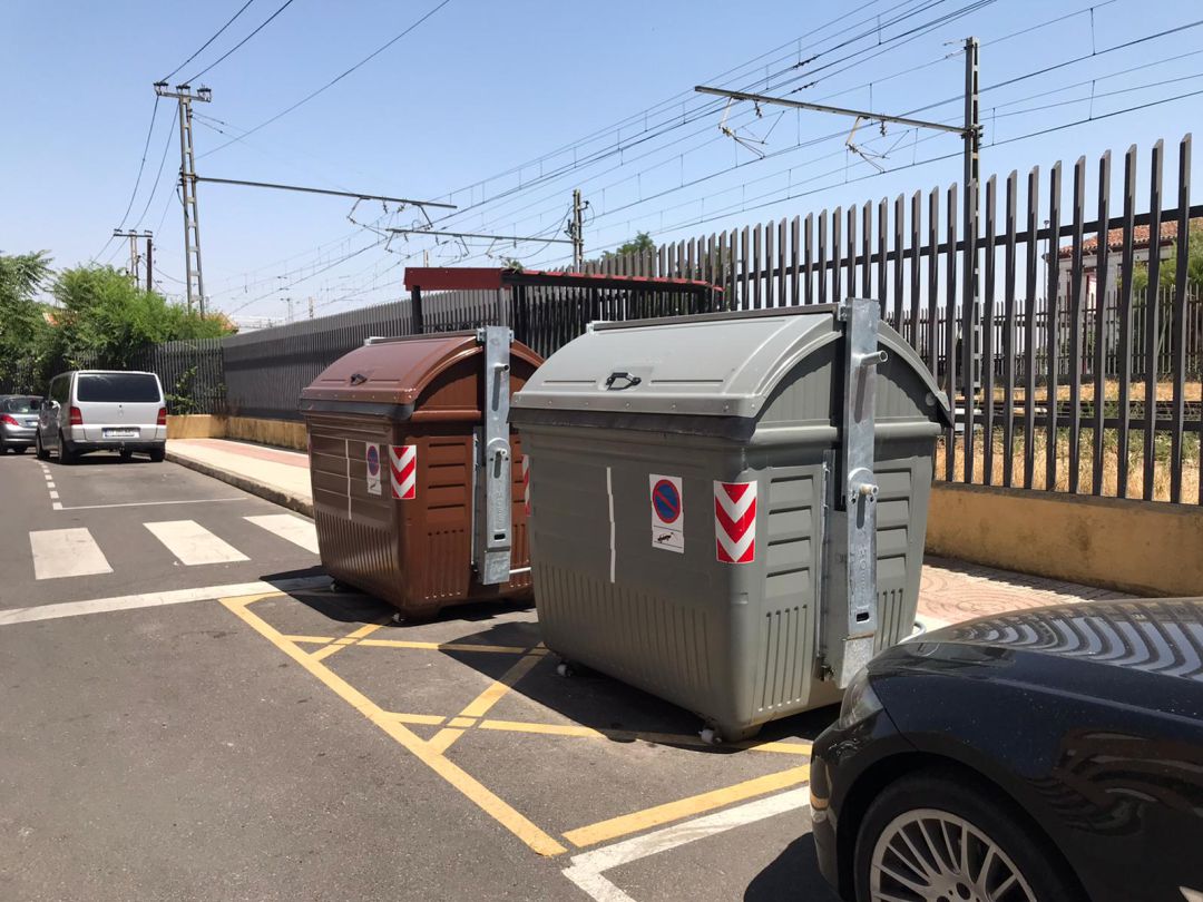 Gana Medina denuncia que la basura de los dos contenedores se mezcla en el mismo camión Gana Medina denuncia que la basura de los dos contenedores se mezcla en el mismo camión
