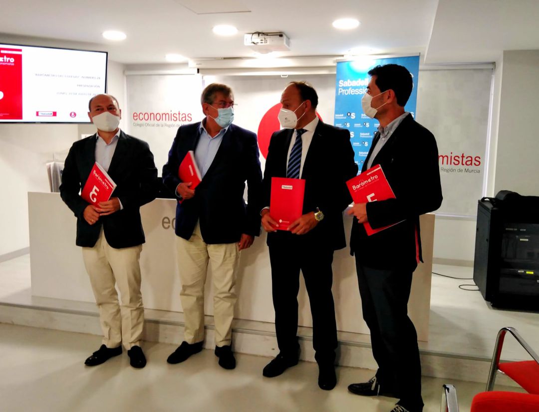Presentación del Barómetro 28 - Junio 2020 en el Colegio de Economistas de la Región de Murcia Presentación del Barómetro 28 - Junio 2020 en el Colegio de Economistas de la Región de Murcia
