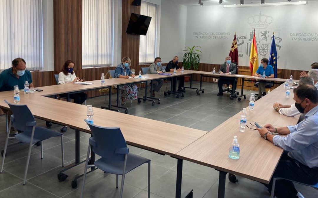 Reunión en la Delegación del gobierno de Murcia sobre inmigración Reunión en la Delegación del gobierno de Murcia sobre inmigración