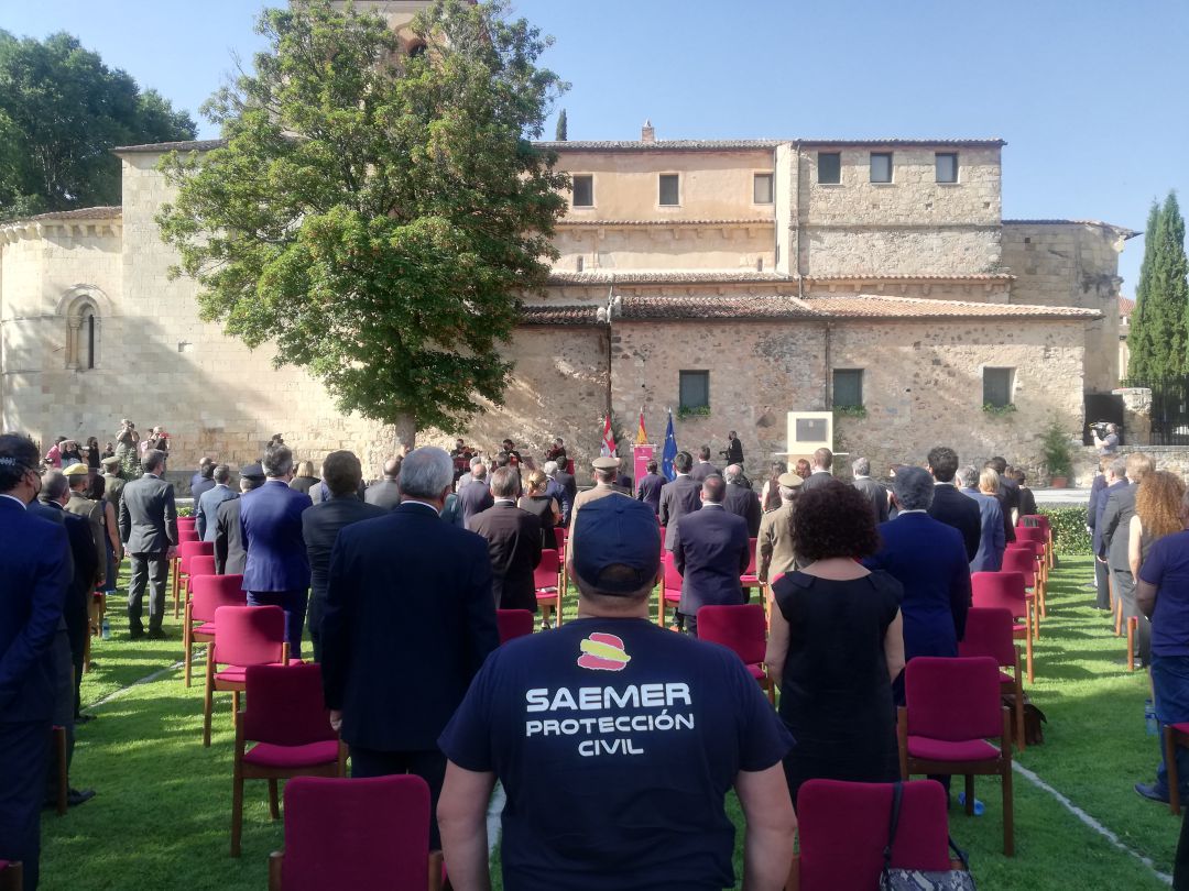 Homenaje a las víctimas de la Covid-19 celebrado en los Jardines de los Zuloaga. Homenaje a las víctimas de la Covid-19 celebrado en los Jardines de los Zuloaga.
