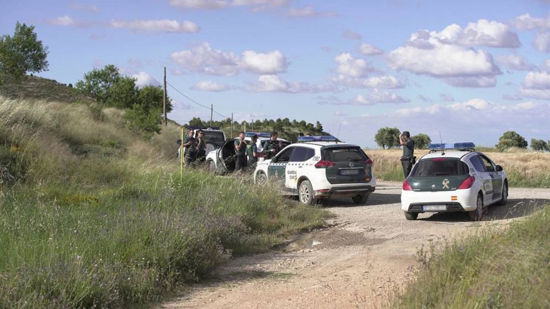 Dos personas fallecen en un accidente de helicóptero en Pedrera Dos personas fallecen en un accidente de helicóptero en Pedrera