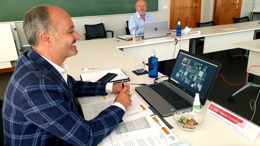 El delegado de Zona Franca, David Regades, durante el pleno telemático de aprobación de los presupuestos para el periodo 2021-24. El delegado de Zona Franca, David Regades, durante el pleno telemático de aprobación de los presupuestos para el periodo 2021-24.
