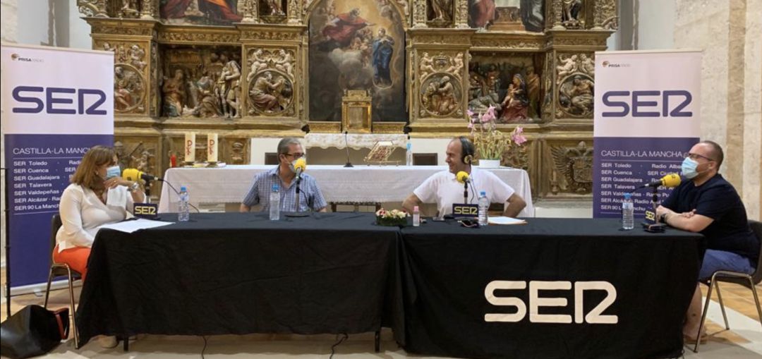 Susana Blas, Santos López, Kike Pastor y Rubén García durante la emisión del programa Hoy por Hoy Guadalajara desde La Iglesia de la Asunción de Nuestra Señora de Fuentelencina. Susana Blas, Santos López, Kike Pastor y Rubén García durante la emisión del programa Hoy por Hoy Guadalajara desde La Iglesia de la Asunción de Nuestra Señora de Fuentelencina.