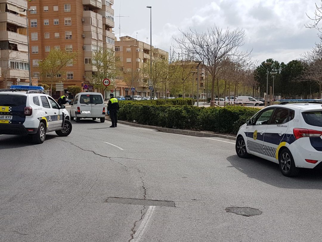 La Policía Local de Elda intensifica la vigilancia sobre el uso de la mascarilla La Policía Local de Elda intensifica la vigilancia sobre el uso de la mascarilla