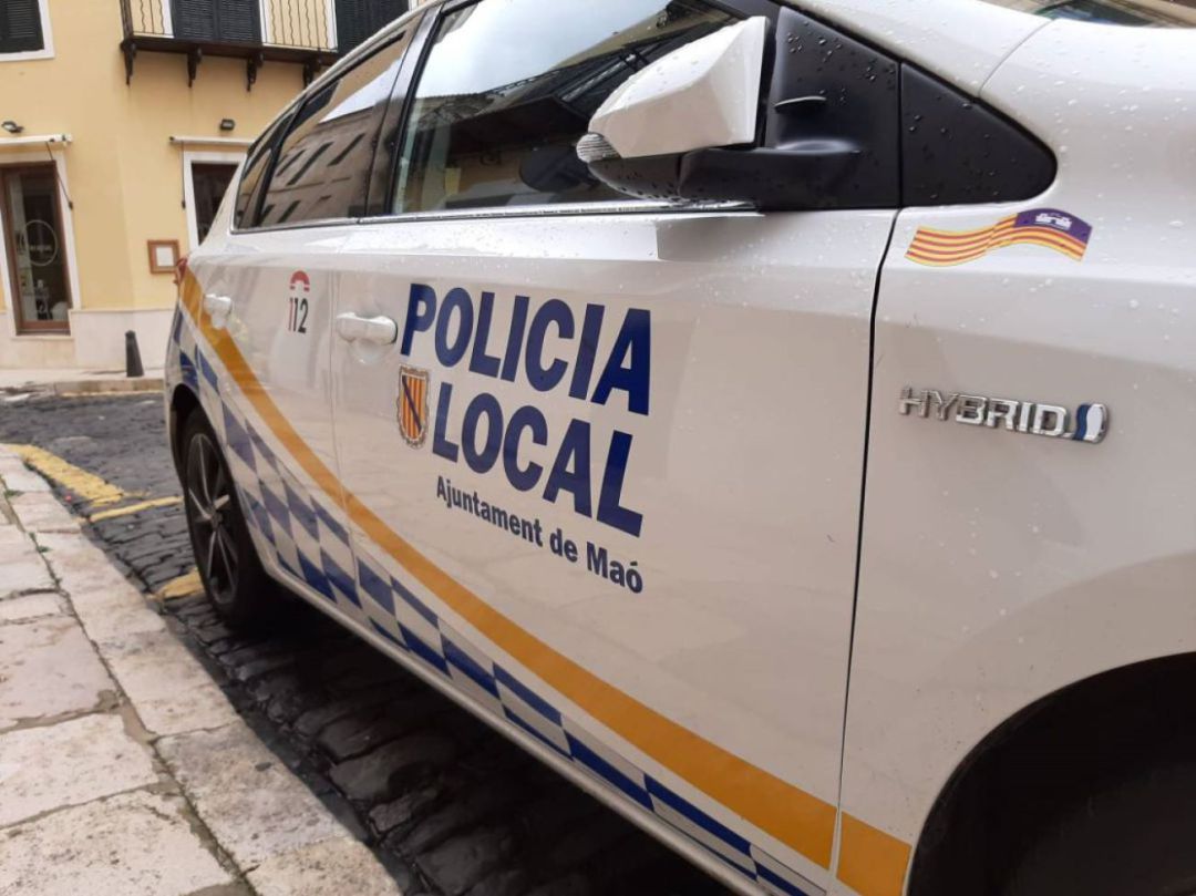 La Policia Local de Maó ha sancionat a 24 persones en quatre dies per no dur la mascareta. La Policia Local de Maó ha sancionat a 24 persones en quatre dies per no dur la mascareta.