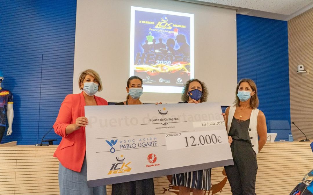 Entrega del cheque de la recaudación de la IV Carrera 10K del Puerto a la Asociación Pablo Ugarte. Entrega del cheque de la recaudación de la IV Carrera 10K del Puerto a la Asociación Pablo Ugarte.