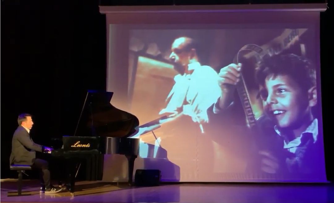 Alberto de Paz homenajeando a Ennio Morricone Alberto de Paz homenajeando a Ennio Morricone
