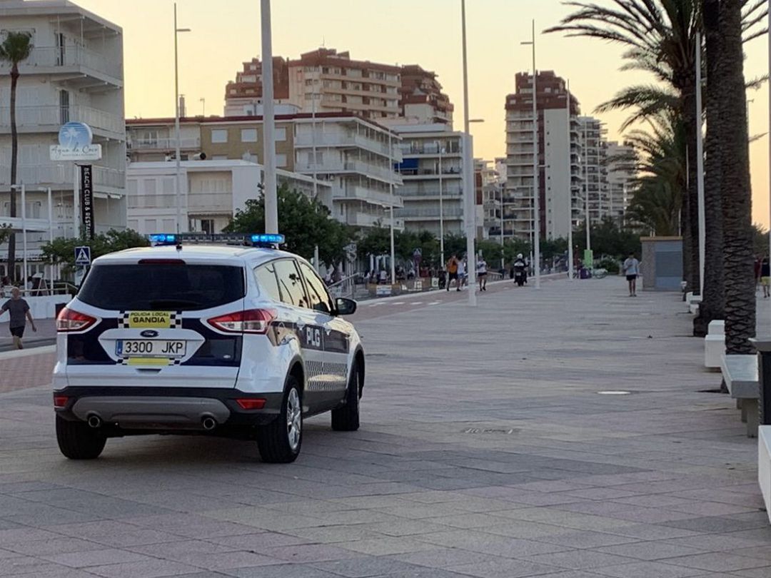 Policía Local de Gandia en la playa Policía Local de Gandia en la playa