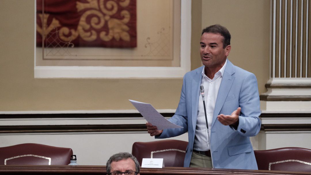 Marcos Hernández, parlamentario lanzaroteño del PSOE y portavoz de sanidad del Grupo Parlamentario Socialista. Marcos Hernández, parlamentario lanzaroteño del PSOE y portavoz de sanidad del Grupo Parlamentario Socialista.