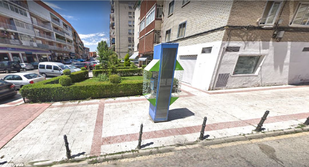 Imagen de archivo de una cabina telefónica en la calle Miguel de Unamuno de Fuenlabrada. Imagen de archivo de una cabina telefónica en la calle Miguel de Unamuno de Fuenlabrada.