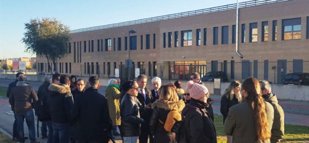 La comunidad educativa lleva diez años reclamando la creación de un noveno instituto público en Parla, en el barrio de Parla Este La comunidad educativa lleva diez años reclamando la creación de un noveno instituto público en Parla, en el barrio de Parla Este