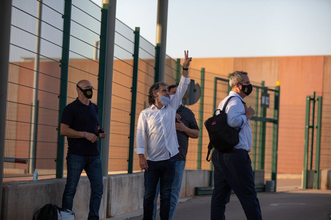 Los presos del 1-O, dentro del recinto penitenciario de Lledoners tras su comparecencia en Sant Joan de Vilatorrada, Barcelona Los presos del 1-O, dentro del recinto penitenciario de Lledoners tras su comparecencia en Sant Joan de Vilatorrada, Barcelona