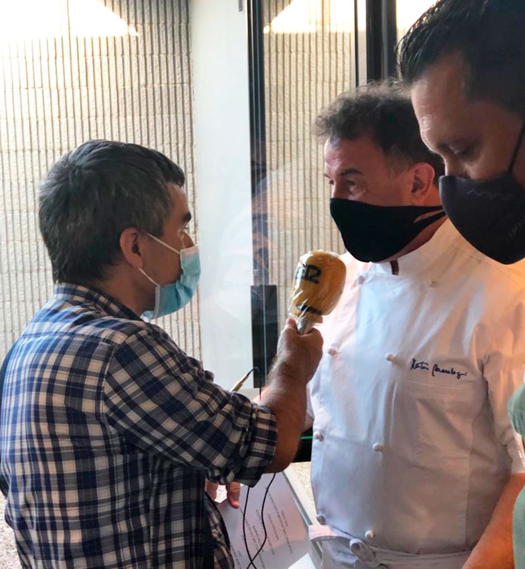 Radio Alcoy entrevista a Martín Berasategui, con Kiko Moya justo a su lado Radio Alcoy entrevista a Martín Berasategui, con Kiko Moya justo a su lado