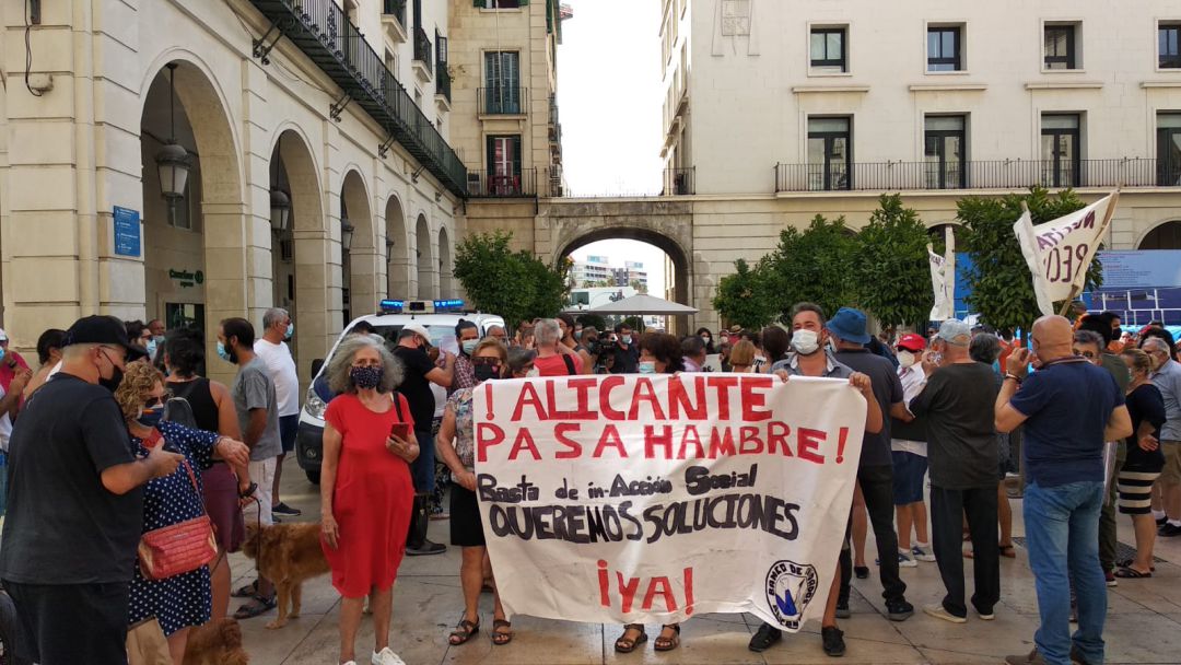 Imagen de la concentración en la Plaza del Ayuntamiento Imagen de la concentración en la Plaza del Ayuntamiento