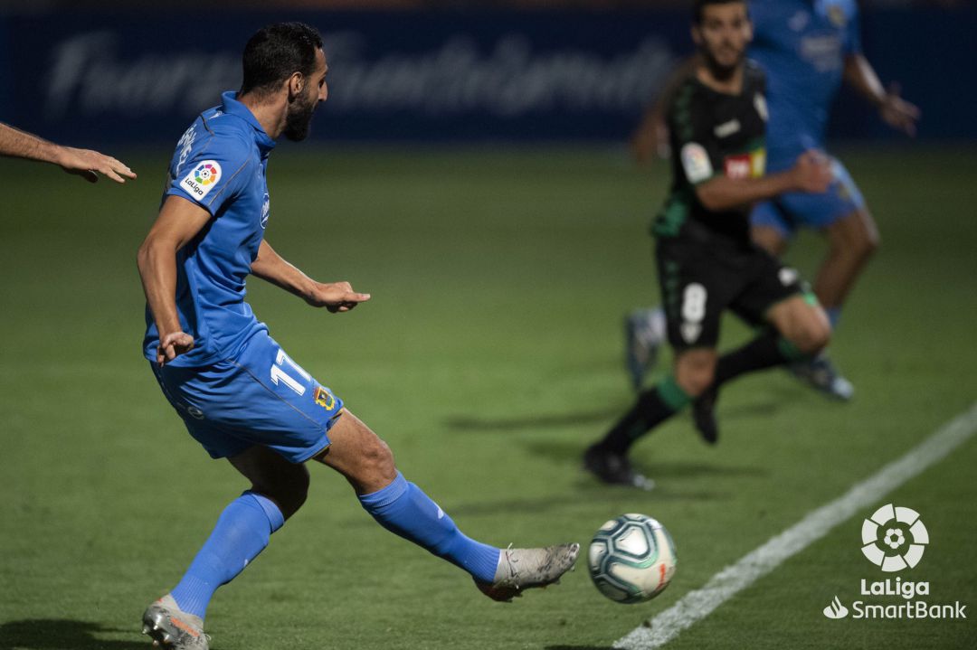 Un jugador del Fuenlabrada en acció. Un jugador del Fuenlabrada en acció.