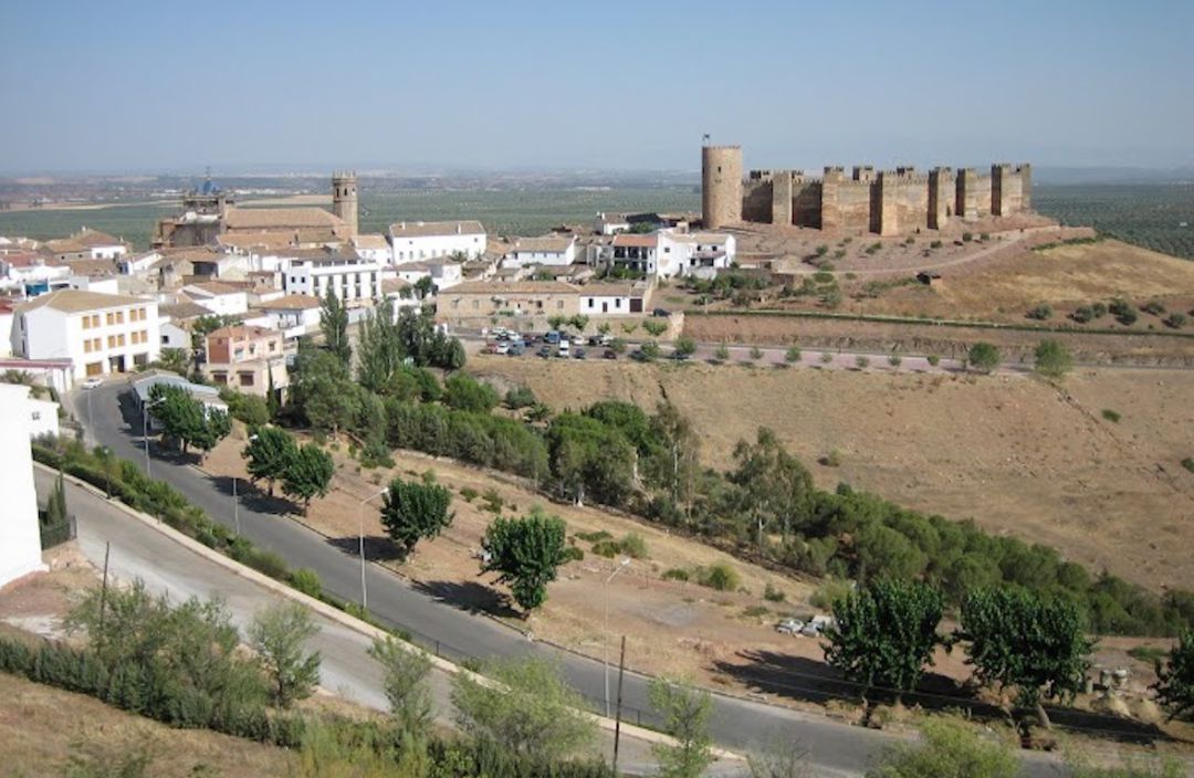 Panorámica de Baños de la Encina. Panorámica de Baños de la Encina.