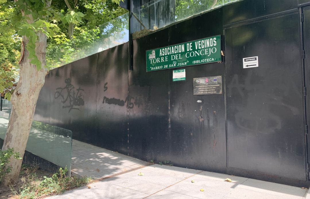 Sede de la asociación de vecinos 'Torre del Concejo' en la plaza Rosales. Sede de la asociación de vecinos 'Torre del Concejo' en la plaza Rosales.