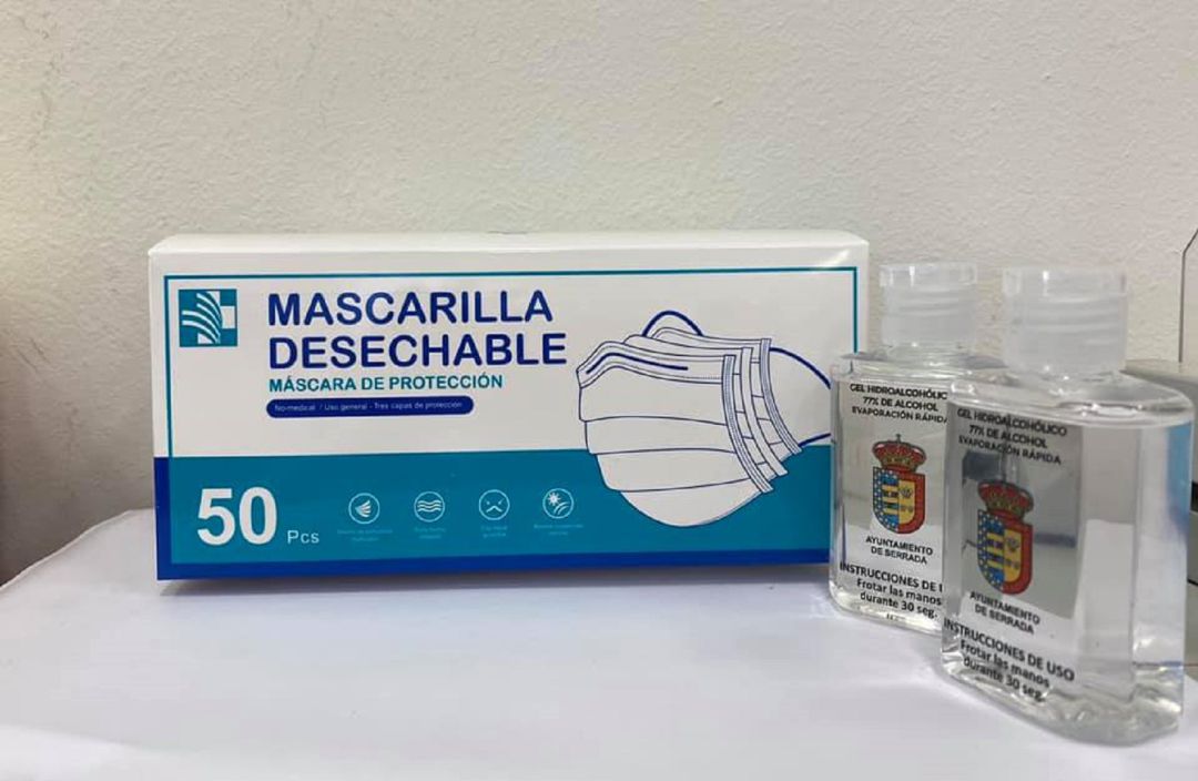 El Ayuntamiento de Serrada reparte mascarillas y gel por los domicilios del municipio El Ayuntamiento de Serrada reparte mascarillas y gel por los domicilios del municipio