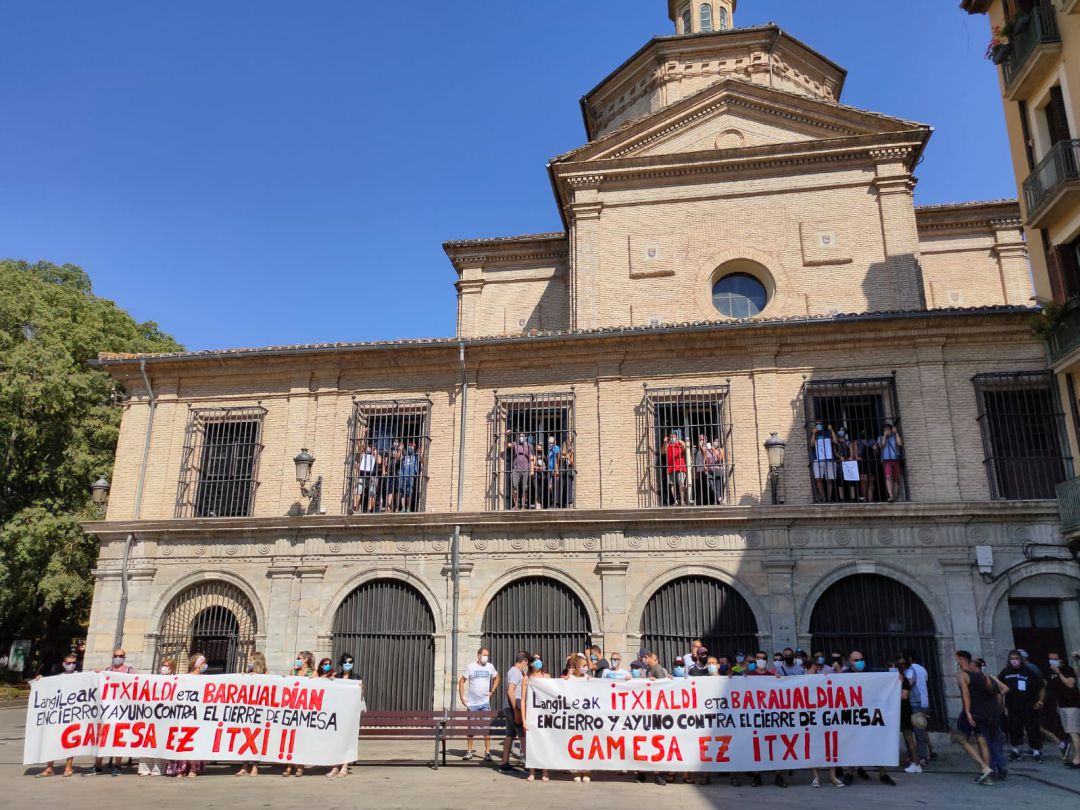 Un grupo de trabajadores de Siemens Gamesa Aoiz realiza un encierro y ayuno "en defensa de los puestos de trabajo" Un grupo de trabajadores de Siemens Gamesa Aoiz realiza un encierro y ayuno "en defensa de los puestos de trabajo"
