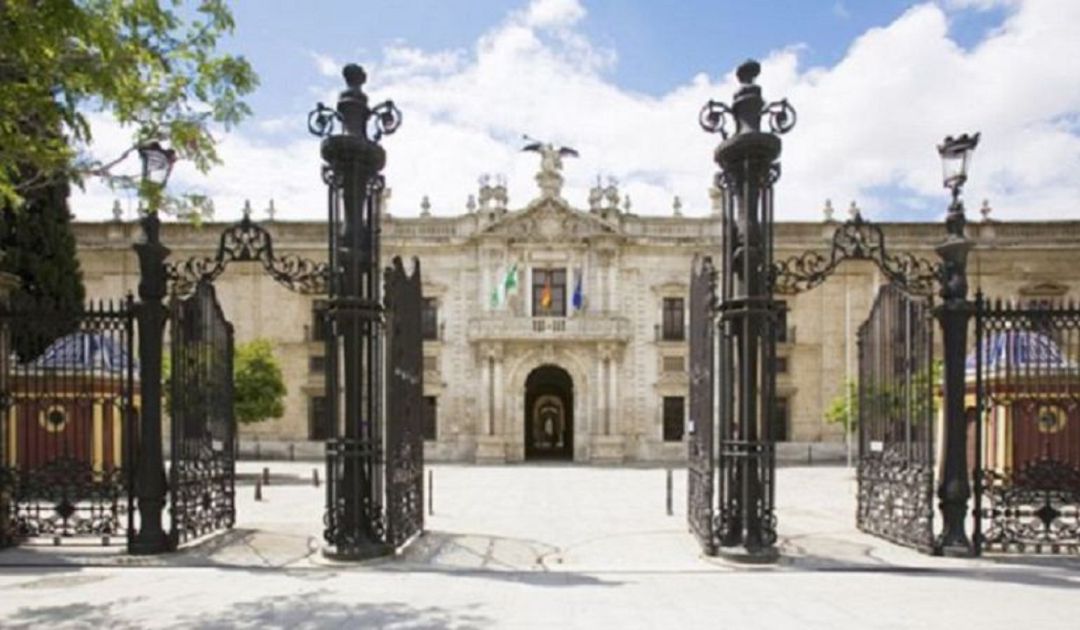 Fachada principal de la Universidad de Sevilla Fachada principal de la Universidad de Sevilla