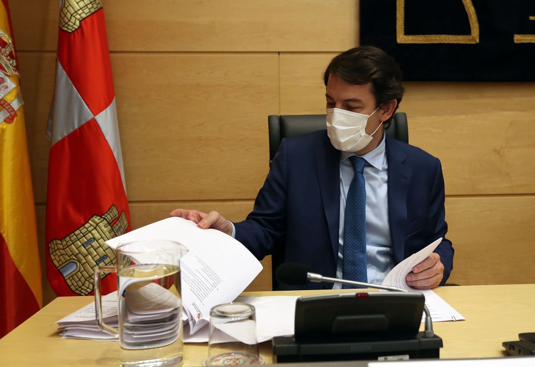 Mañueco durante su intervención en la comisión de investigación Mañueco durante su intervención en la comisión de investigación