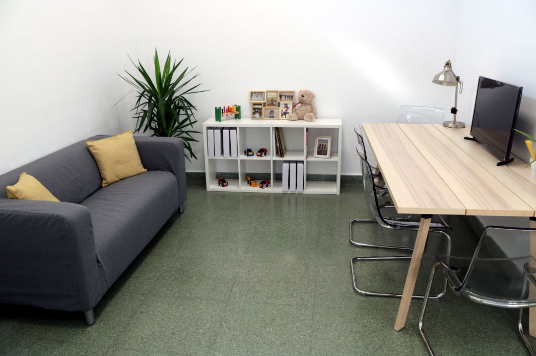 Sala de la unitat integrada d'atenció a infants i adolescents víctimes d'abusos sexuals de Tarragona. Sala de la unitat integrada d'atenció a infants i adolescents víctimes d'abusos sexuals de Tarragona.