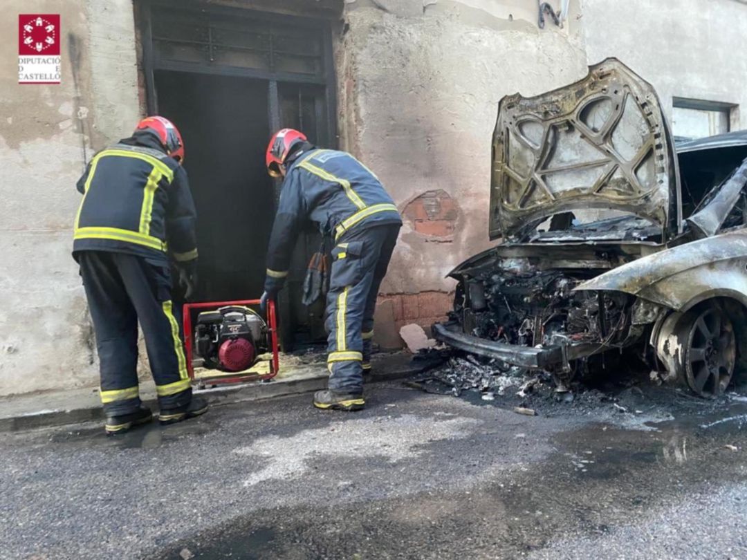 Incendio vehículo en Borriana Incendio vehículo en Borriana