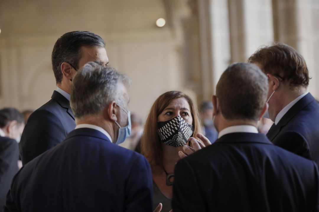 El presidente del Gobierno, Pedro Sánchez, habla con los presidentes de Castilla-La Mancha, la Comunidad Valenciana, Canarias y Baleares El presidente del Gobierno, Pedro Sánchez, habla con los presidentes de Castilla-La Mancha, la Comunidad Valenciana, Canarias y Baleares
