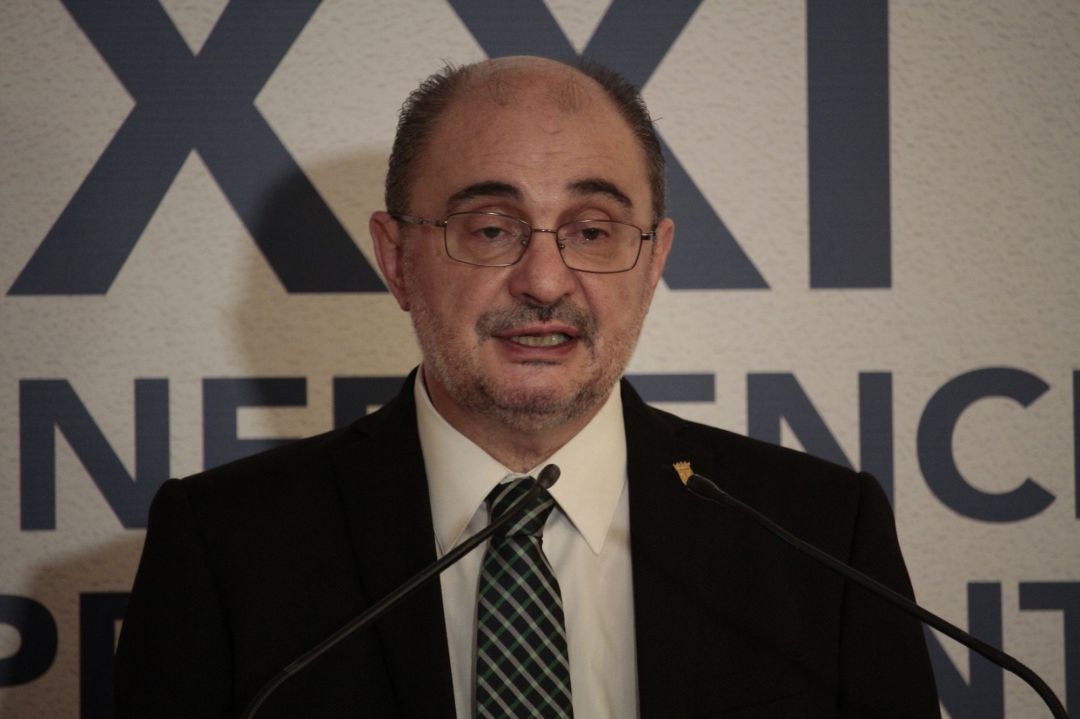 El presidente de Aragón, Javier Lambán, comparece ante los medios de comunicación en la Sala Berceo del monasterio de Yuso tras la XXI Conferencia de Presidentes en San Millán de la Cogolla, La Rioja El presidente de Aragón, Javier Lambán, comparece ante los medios de comunicación en la Sala Berceo del monasterio de Yuso tras la XXI Conferencia de Presidentes en San Millán de la Cogolla, La Rioja