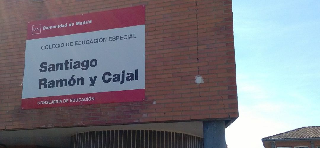 Fachada del Colegio Santiago Ramón y Cajal en Getafe Fachada del Colegio Santiago Ramón y Cajal en Getafe