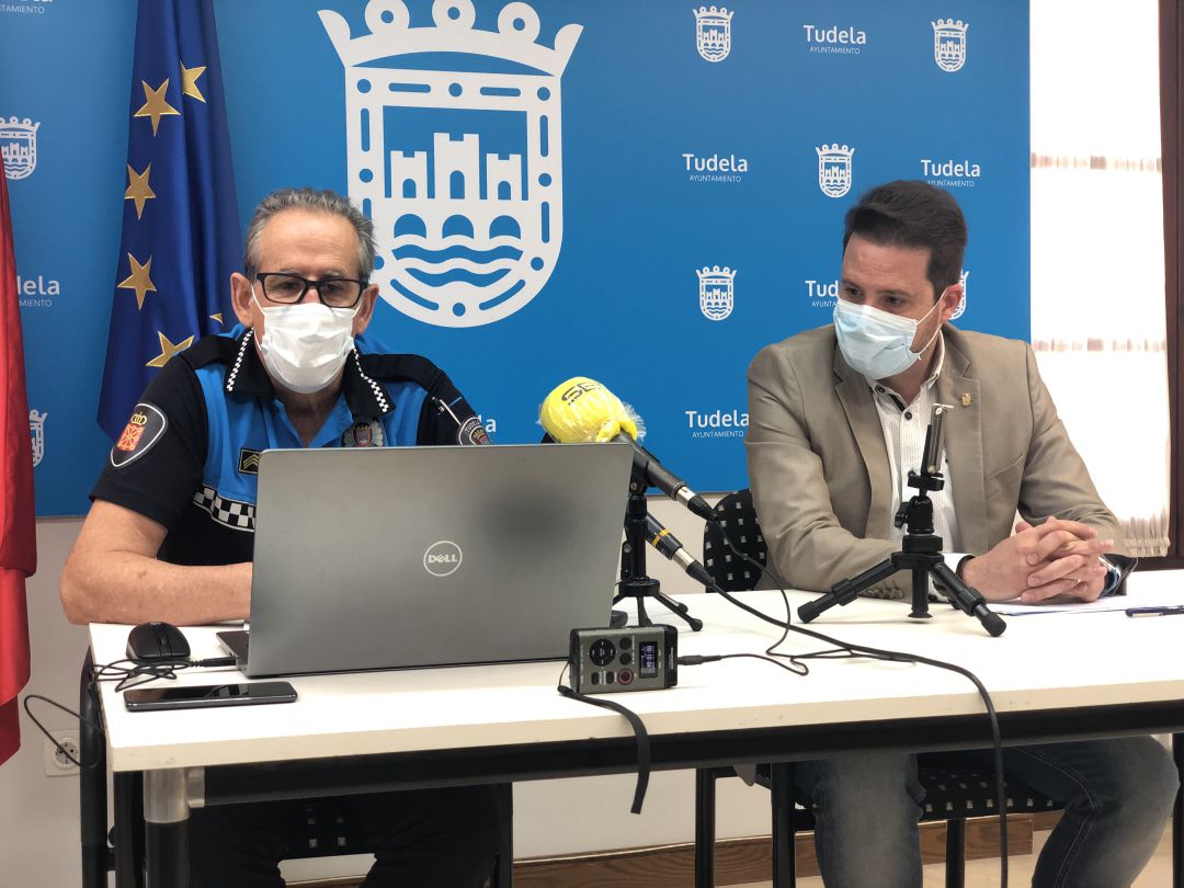 Juan Cruz Ruiz, Jefe de Policía Municipal y Alejandro Toquero, alcalde de Tudela Juan Cruz Ruiz, Jefe de Policía Municipal y Alejandro Toquero, alcalde de Tudela